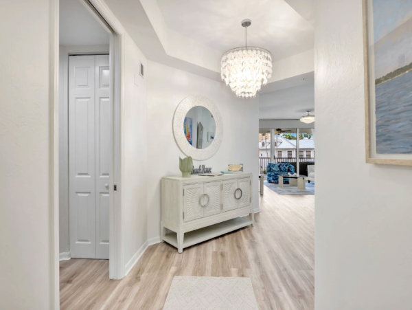 Spacious 3-Bedroom Condo in Naples - Renovated Resort-Style Amenities